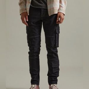 URBAN OUTFITTERS CARGO JEANS
